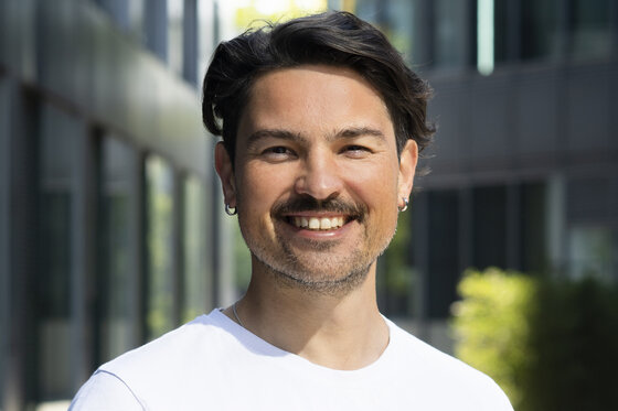 Das Bild zeigt Prof. Dr. Till Woerfel