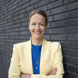 Portrait von Anne Rolvering Geschäftsführerin der DKJS